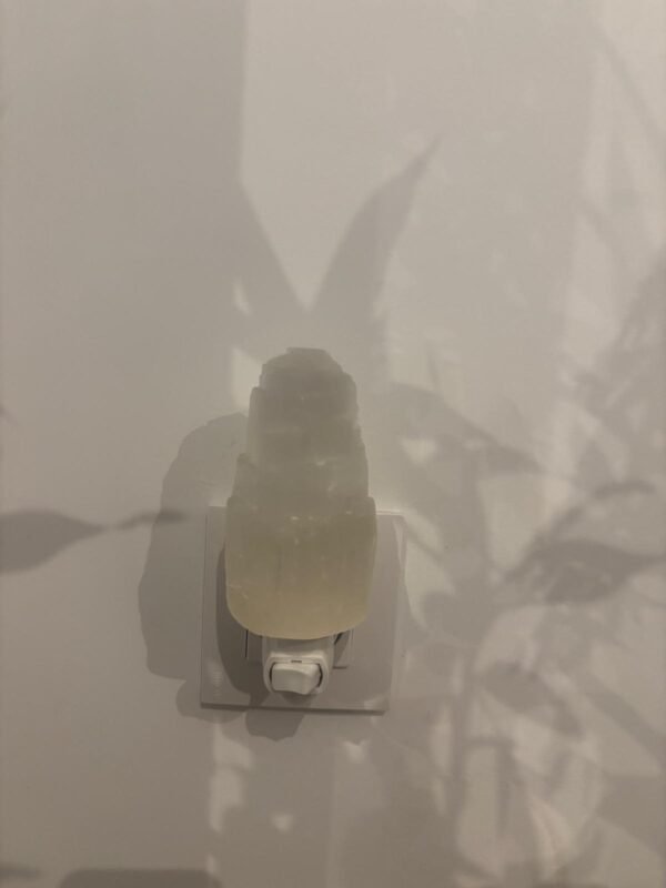 Lámpara Quitamiedos de Selenita: luz, calma y armonía para el hogar