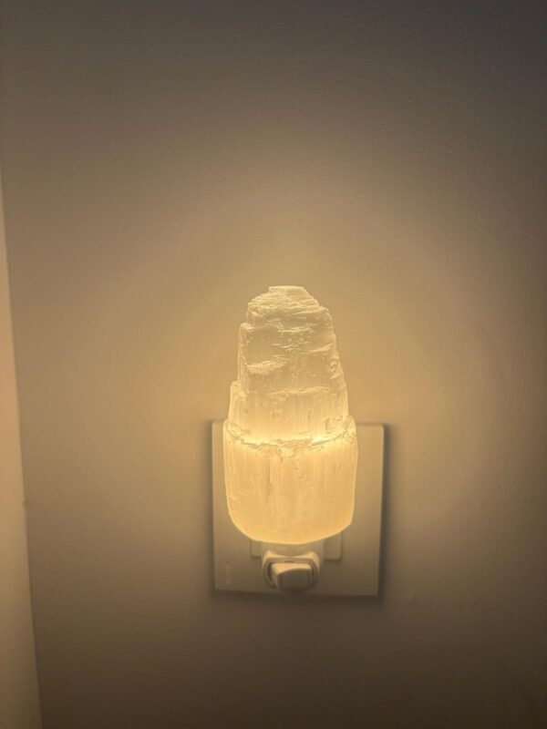 Lámpara Quitamiedos de Selenita: luz, calma y armonía para el hogar